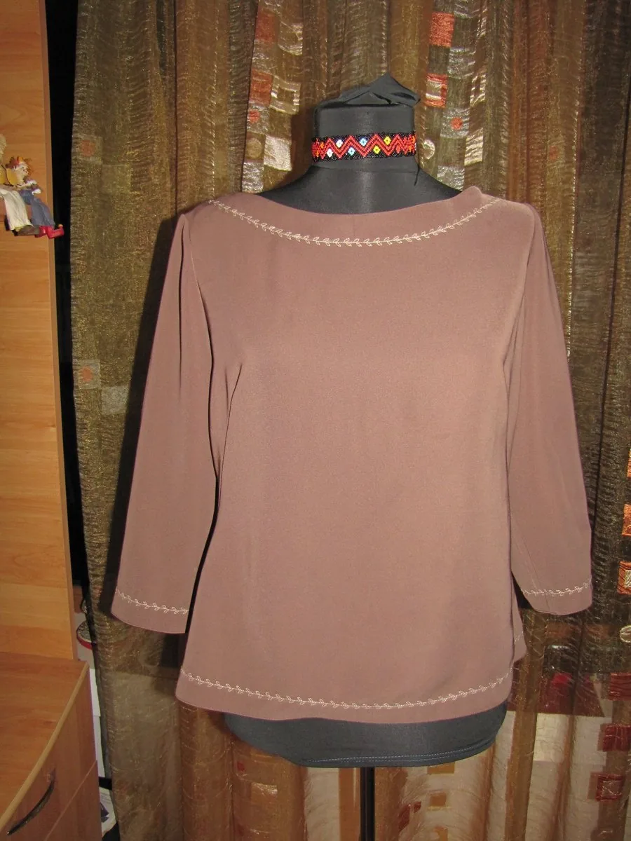 Taupe cu Broderie