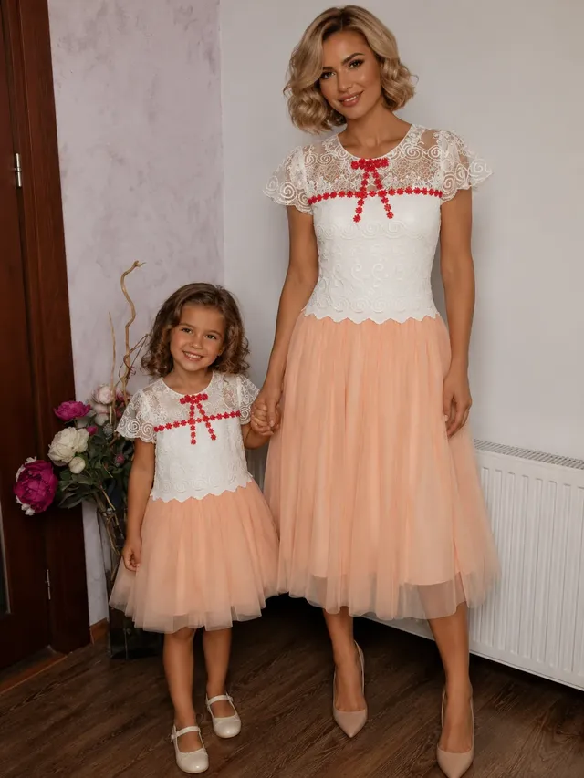 Piersică & Dantelă